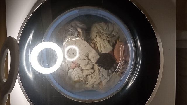 3 часть стирка полотенец и вещей на программе Хлопок+ 90°с 1000 об/мин смотреть онлайн