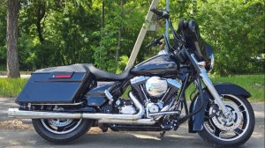 Видеообзор Harley Davidson Street Glade 1690 2013