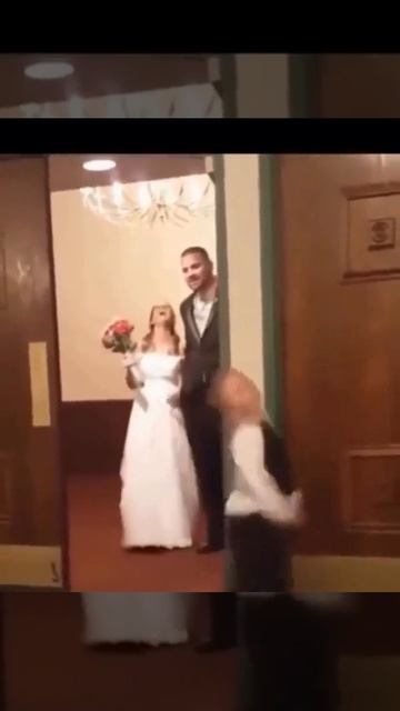Сеструха выходит замуж...(теперь вся комната моя) смотреть онлайн