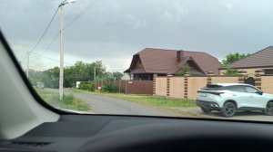 Машина перегородила путь, но мы проехали едим дальше к Дону