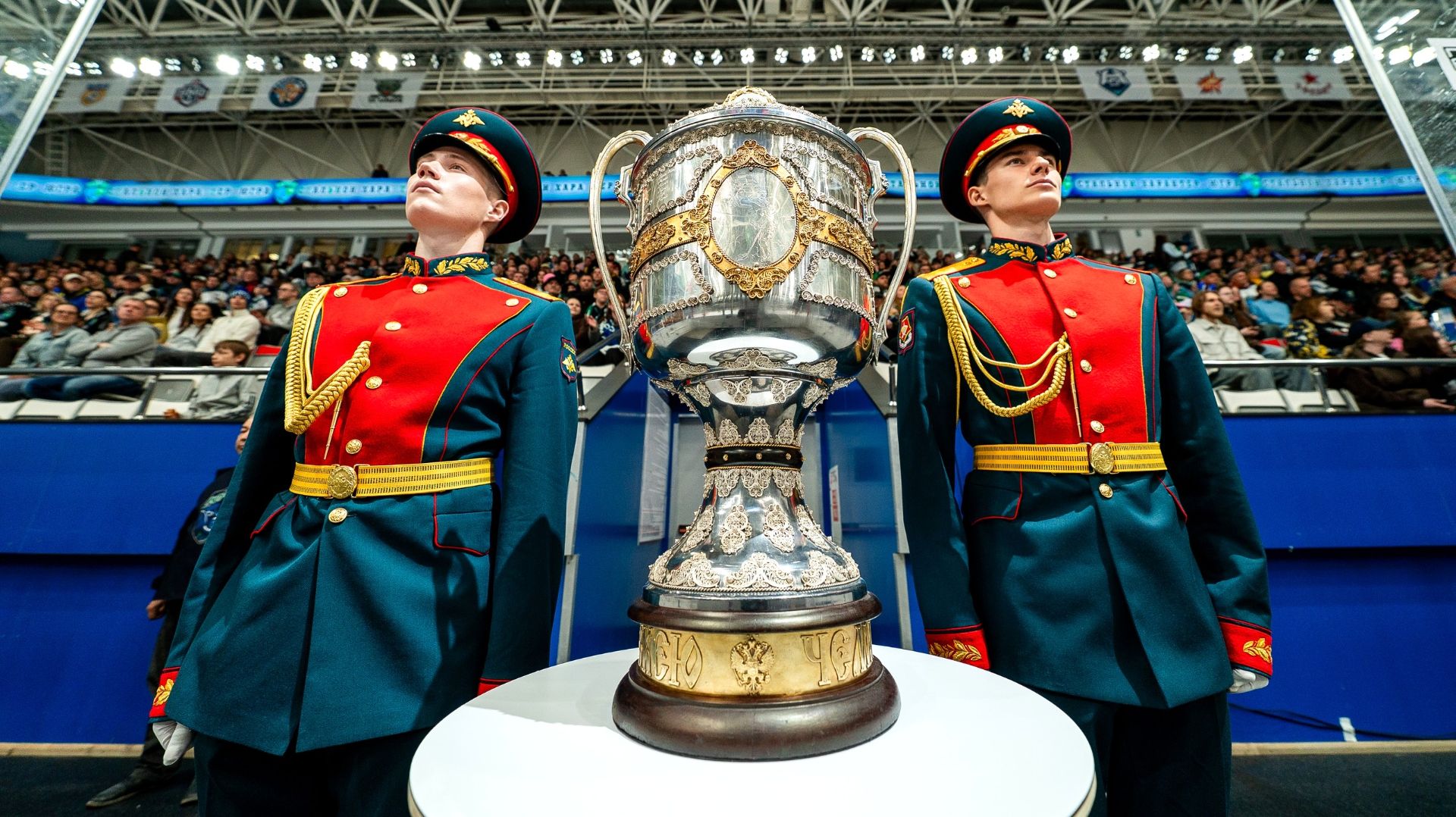 Кубок Чемпионов России по хоккею прибыл в Ханты-Мансийск
