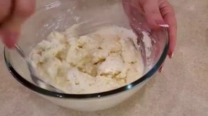Предлагаю Вам вкуснейший творожный пирог с песочной крошкой. Обзор приготовления и рецепт