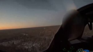 Кадры из кабины «охотника за дронами» ударного вертолёта Ка-52 ВКС. 

На видео - момент перехвата ук