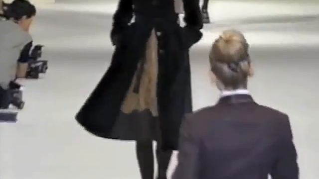Показ женской коллекции Blumarine осень-зима 1994-1995. Часть 1.