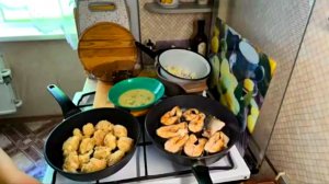 Нежная горбуша в сливках / Опять пирожки  с творогом и с луком