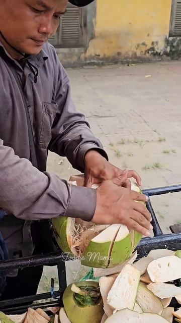 Кокос с мякотью смотреть онлайн