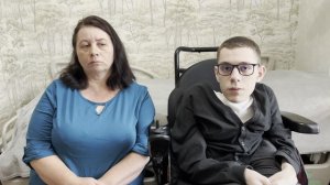 Видеообращение мамы Серёжи Крюкова