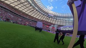 «Туту» вышел на футбольное поле «Лужников» со своим транспортом