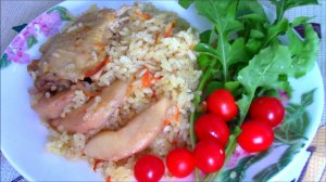 Ароматный плов с айвой и курицей.