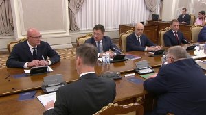 О поддержке бизнеса и профобразовании говорили на совещании у Михаила Мишустина.