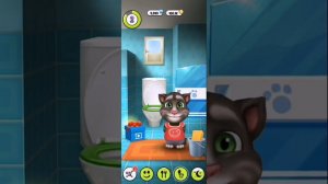 Играю с котиком Томом, говорю голосом кота ТОМА.