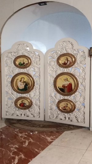 Божественная служба в храме Святой Троицы