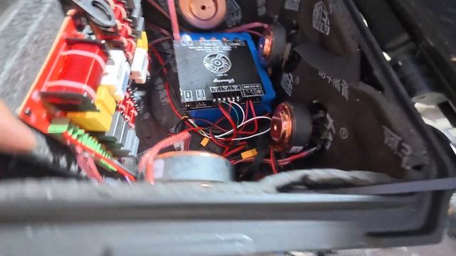 Установил колонки на свой электроскутер Ninebot E300P MK2   #ninebot #e300pmk2 #колонки