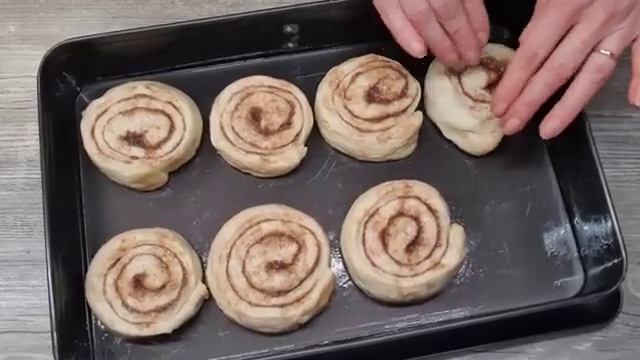 Готовлю булочки с корицей. Детишки в восторге. Обзор и РЕЦЕПТ. смотреть онлайн