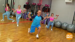 Фитнес-разминка: укрепляем колени, заряжаемся бодростью! Доброе утро. Фрагмент выпуска от 25.05.2026