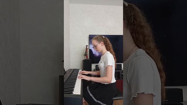 В.Коровицын - У вечного огня. Исполняет Гусакова Елизавета, 12 лет. смотреть онлайн