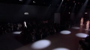 Показ свадебной коллекции Yolancris 2024