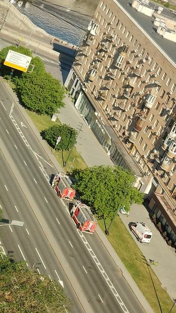 из окна отеля смотреть онлайн