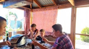 ЖИЗНЬ В СЕЛЕ:ЖАРИМ МЯСО НА КОСТРЕ/ОБЕД/ОБЕЩАЮТ НЕ НАДОЛГО