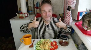 Обед с Цецилией. Кто в здравом уме купит диагноз шизофрения. Мукбанг. Обжор. Еда на камеру. Диета.