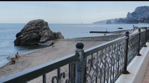Что с пляжем 🏖️ Лягушка 🐸 в Алупке.