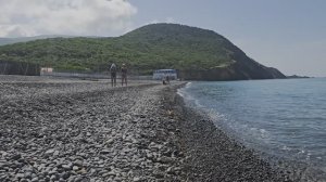 Пляж Сукко и море с дельфинами в дали. Показывает Дмитрий Сорвенков. 25 Мая 2026 года.