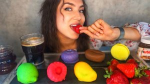 МУКБАНГ | КОРПУСНЫЕ ПИРОЖНЫЕ КЛУБНИКА | МЕЧТЫ СБЫВАЮТСЯ 🍓🤍