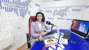 Метафора познания: «Переплет» приглашает заглянуть в квадрат окна