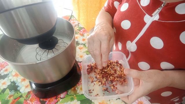 Мороженое из топлёных сливок, конфеты с Вайлдберриз. смотреть онлайн