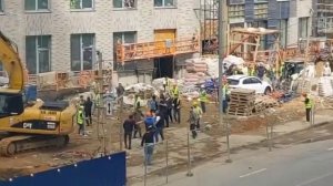 👊Массовая драка мигрантов произошла на стройке школы в московском Митино