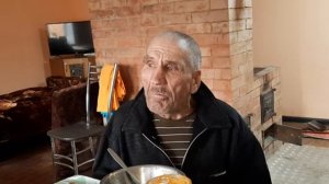 Дедушка Матвей интересно рассказывает