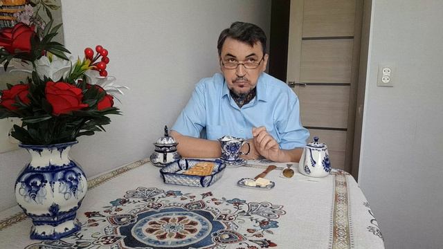 Домосед всё уже продал: и гжель и свои шейные платки! 25.05.2026 смотреть онлайн