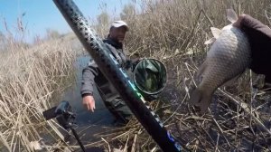 Положило поплавок а в душе застыло. Ловля карася на удочку.