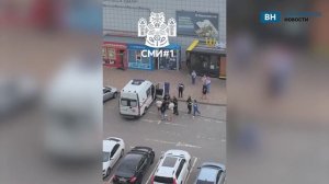 В Воронеже пироман устроил поджог авто и забаррикадировался в скорой