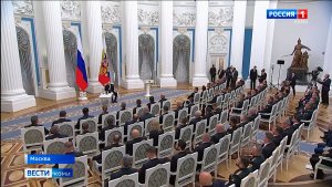 Владимир Путин встретился в Кремле с выпускниками первого потока программы «Время героев»