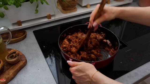 Этот оригинальный рецепт гуляша с клецками привезен прямо из Праги!