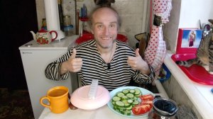 Обед с котями. Не могу воспринять своё новое тело. Мукбанг. Обжор. Еда на камеру. Диета. Шизофрения.