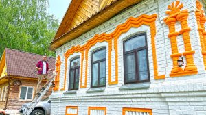 Освежил фасад старинного дома прадеда. Пью чай с самоваром. Посевная закончилась