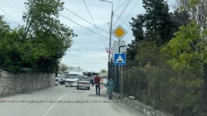 Алупка г. С ЮБШ на Севастопольское шоссе, через весь город, до беседки.  Слободка. 01.05.26. Крым. C