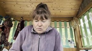 Мукбанг в беседке пенсионерки.Замочила в белизне.Холодно.Еда на камеру.
