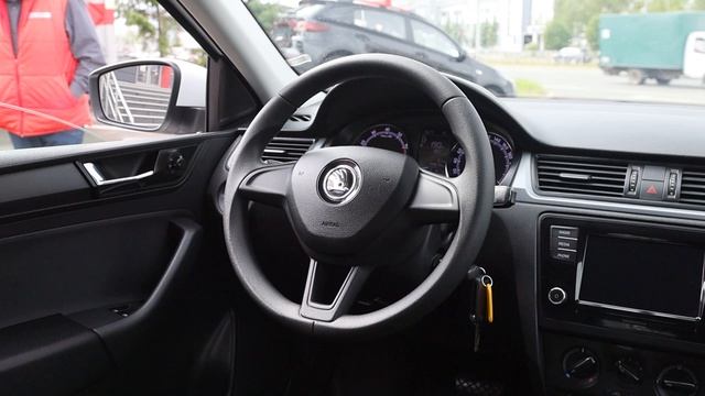 Škoda Rapid смотреть онлайн