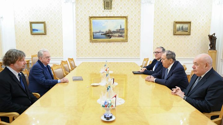 С.В.Лавров с археологом А.М.Бутягиным и директором Эрмитажа М.Б.Пиотровским, Москва, 25 мая 2026