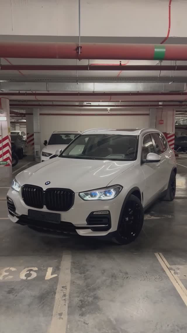 BMW X5 40i смотреть онлайн