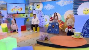 Карина Салахова и Елизавета Иванова и Музыкальная дорожка - С Новым годом!