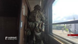 Специалисты по боевой подготовке продемонстрировали юным орловчанам операцию по захвату террористов