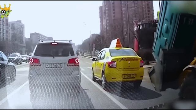 (1)Идиоты получают мгновенную карму Когда они связываются не с тем человеком