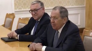 Глава МИД России встретился с директором Эрмитажа и археологом музея Александром Бутягиным.