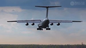 Заход на посадку самолета Ил-76 «Авиакон Цитотранс» в Шереметьево