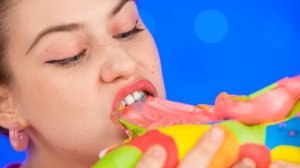 Жевательная Резинка vs Шоколадная Еда Челлендж # Кухонные Лайфхаки и Рецепты c Multi DO Joy