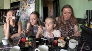 Мукбанг. Роллы. Поздравляю всех с окончанием учебного года/Еда/Вкусная еда